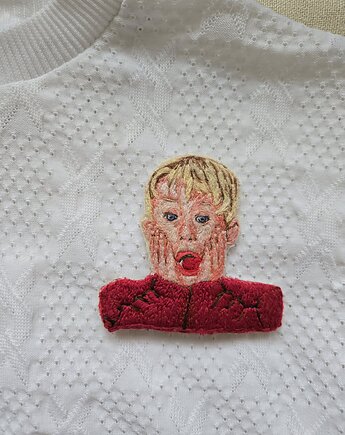 Broszka ręcznie wyszywana Kevin, Katarzyna Małecka pmd