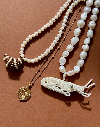 Naszyjnik z rogalikiem czyli choker z ręcznie uszytym croissantem, BeeŻuuu Maja Pluta