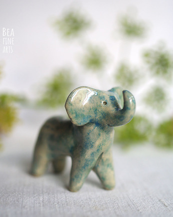 Pastelowy słonik na szczęście, miniaturowa rzeźba, figurka słoń, Bea Fine Arts