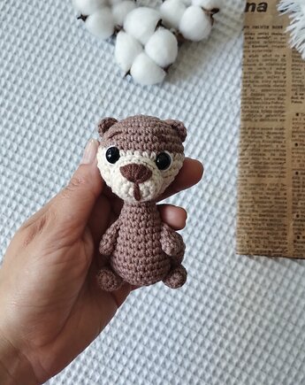 Mini wydra, szydlAnki