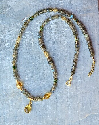 Opalizujący naszyjnik z zawieszką z cytrynem, Studio Gazela