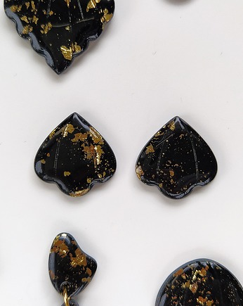 Czarne eleganckie kolczyki sztyfty ze złoceniami, Marshmaglow