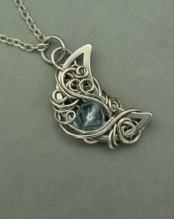 Wisiorek księżyc błękitny topaz wire wrapping, Agata Rozanska