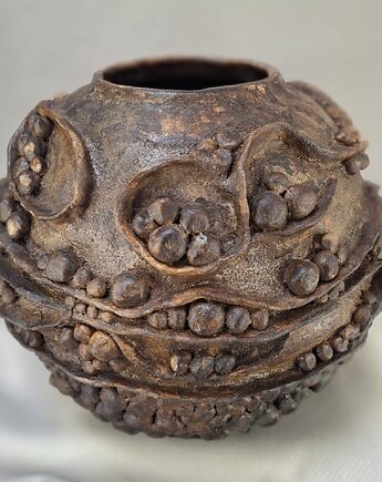 Rzeźbiony moon jar Owoc ziemi, ceramika artystyczna, Pracownia Czarny Smok