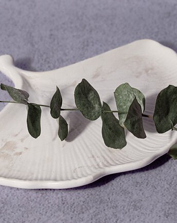 Gipsowa tacka w kształcie liścia miłorzębu, Gipsy_Girl