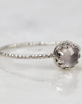 Minimalistyczny pierścionek Petite z kwarcem różowym w stylu Vintage, Blooming Stones