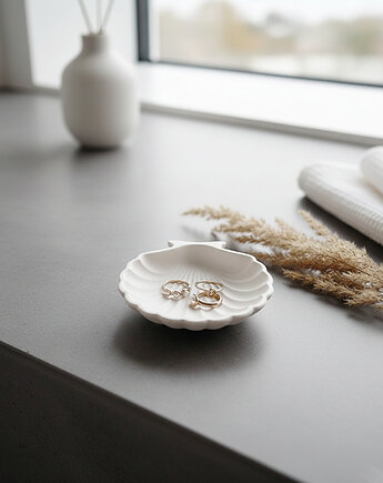 Podstawka na biżuterię muszla z gipsu polimerowego, Barwny Zakątek