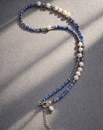 Srebrny naszyjnik Cool Blue z szafirów, pereł i srebrnych hematytów, Dziewczyna i Perły