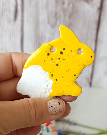 Żółte zajączki z ceramiki - zestaw dekoracji na Wielkanoc, 10FingersArt