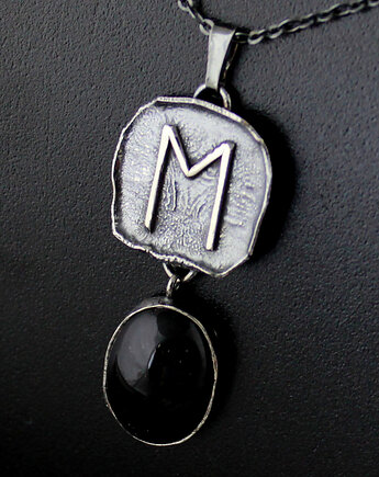 Runa Eihwaz z onyksem - srebrny amulet z runą, Anna Mroczek