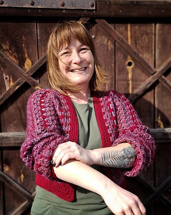 Bordowy krótki kardigan z wełny, Ciotka Matylda