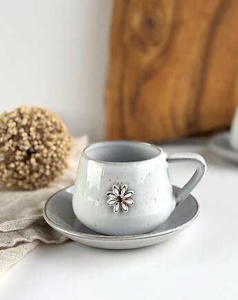 Filiżanka ze spodkiem ręcznie robiona 250 ml - stokrotka boho, Ceramika Tyka