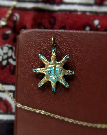 Amulet Słońce z brązu, Antilica