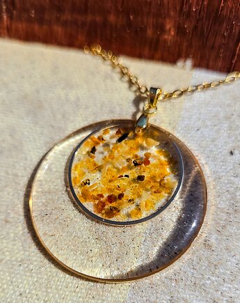 Zawieszka z bursztynem, Figa handmade accessories