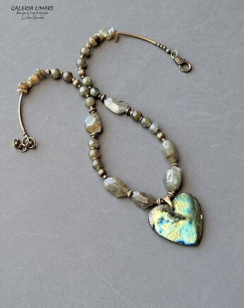 Elegancki naszyjnik z labradorytu z cudnie mieniącym się sercem handmade, Galeria Limart