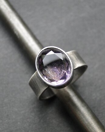 Pierścień  Ametryn, Memero