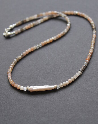 Słoneczny naszyjnik z perłą, fado