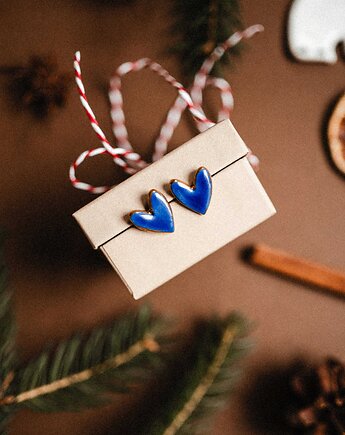 Kolczyki małe serduszka granatowe z porcelany, Strefa Ceramiki