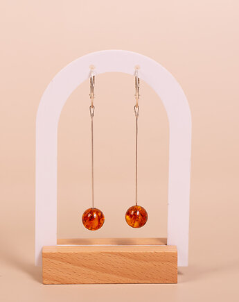Kolczyki srebrne wiszące z bursztynową kulką, Amber by Baco