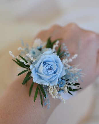 Korsarz komunijny na rękę z błękitną różą, ozdoba na świecę, Projekt wianki