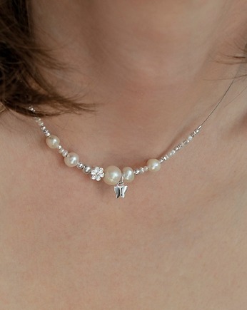 Minimalistyczny choker z perłami i motylkiem, Nebula7