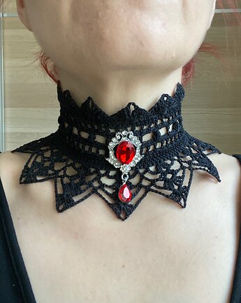 Czarny choker/kolia Wiktoriańska z piękną czerwoną ozdobą, Księżycowa ćma
