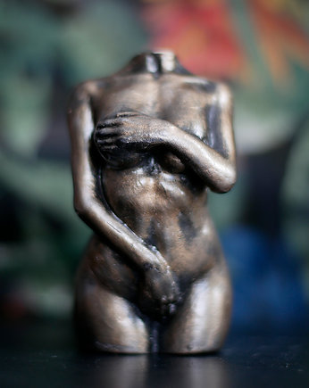 Rzeźba z gipsu figurka  kobieta kolor oliwkowy, JBJart Justyna Jaszke