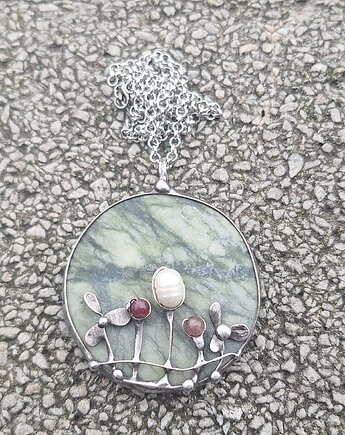 Ogród - wisiorek, po drugiej stronie lustra