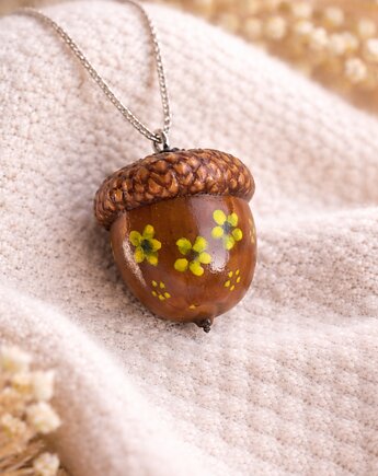 "Żołądź z Żółtym Kwiatem" - Wisiorek, Naszyjnik, Zawieszka, Projekt320