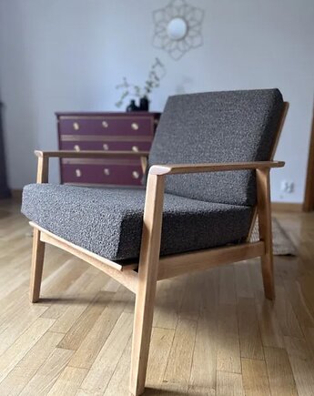 Fotel drewniany, tapicerka boucle, po renowacji, Willhome