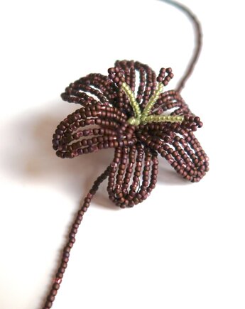 Brązowa lilia - naszyjnik choker, Hibiscus