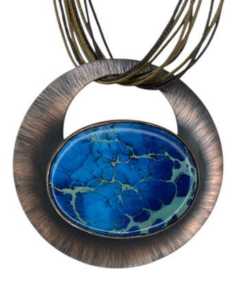 Naszyjnik z owalnym jaspisem cesarskim, Artseko