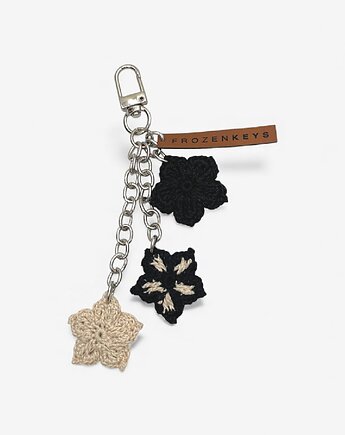 Brelok Trzy Kwiatki - Ecru i Czerń ze Srebrnym Zapięciem, Frozen Keys