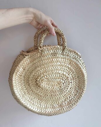 Koszyk owalny  mały pleciony z liści palmy, naniby