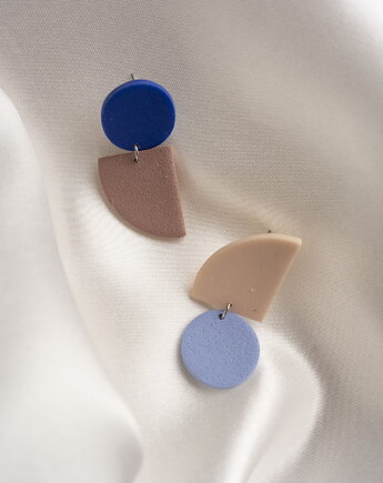 Wiszące asymetryczne sztyfty, Dwie Gliny