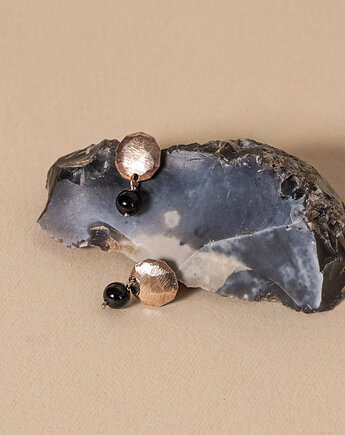 Kolczyki srebrne medaliony z kulką onyksu złocone na różowo, Monopolka