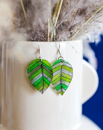 Ręcznie rysowane kolczyki srebrne Listki w odcieniu soczystej zieleni, Pintura