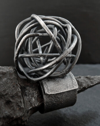 Druciak - wielki pierścień srebrny, Zofia Gladysz