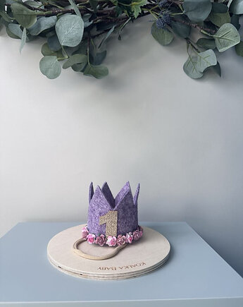 Mini korona fioletowa z kwiatami i cyfrą, Koalka Baby