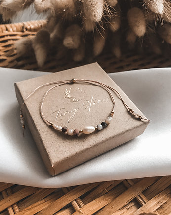 Bransoletka Rose z perłą i opalem na jedwabnej nici, Tiny Stone