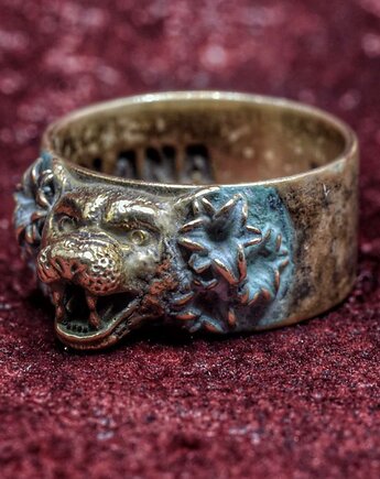 Koci pierścień z brązu pokryty zieloną patyną (Unisex), Biżuteria z Myśli Odlana