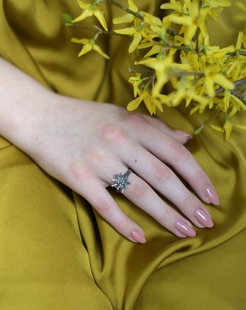 Szarotka mała szara - pierścionek srebrny, VENUS GALERIA