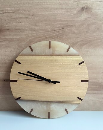 Zegar ścienny 30 cm z orzecha włoskiego i żywicy epoksydowej, terwoodcraft