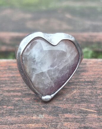 Ametystowe serce - pierścionek regulowany, po drugiej stronie lustra