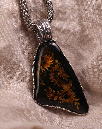 Wisiorek z ręcznie rzeźbionym bursztynem słoneczniki, Andorii by Baco