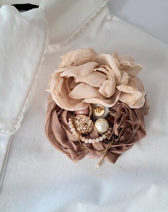 Mirabella broszka, Nat design