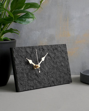 Surowy minimalistyczny zegar, STUDIO blureco