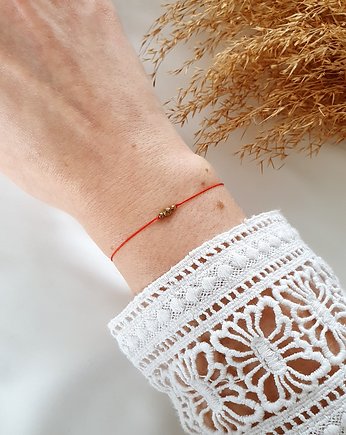 Czerwona nitka z kuleczką, LEI handmade 