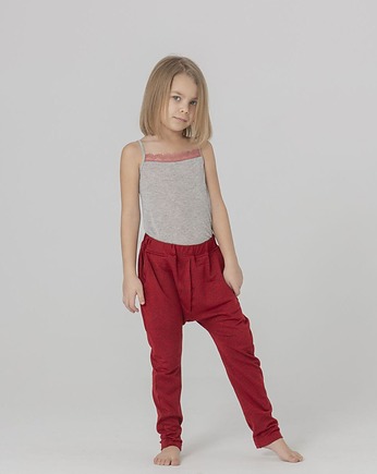 Miękkie, luźne spodnie dziecięce - czerwony melanż, OhZuza