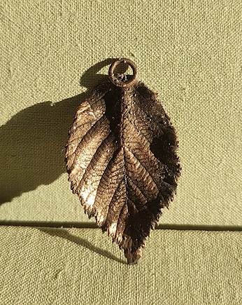 Liść jeżyny w miedzi, Leśna Mara